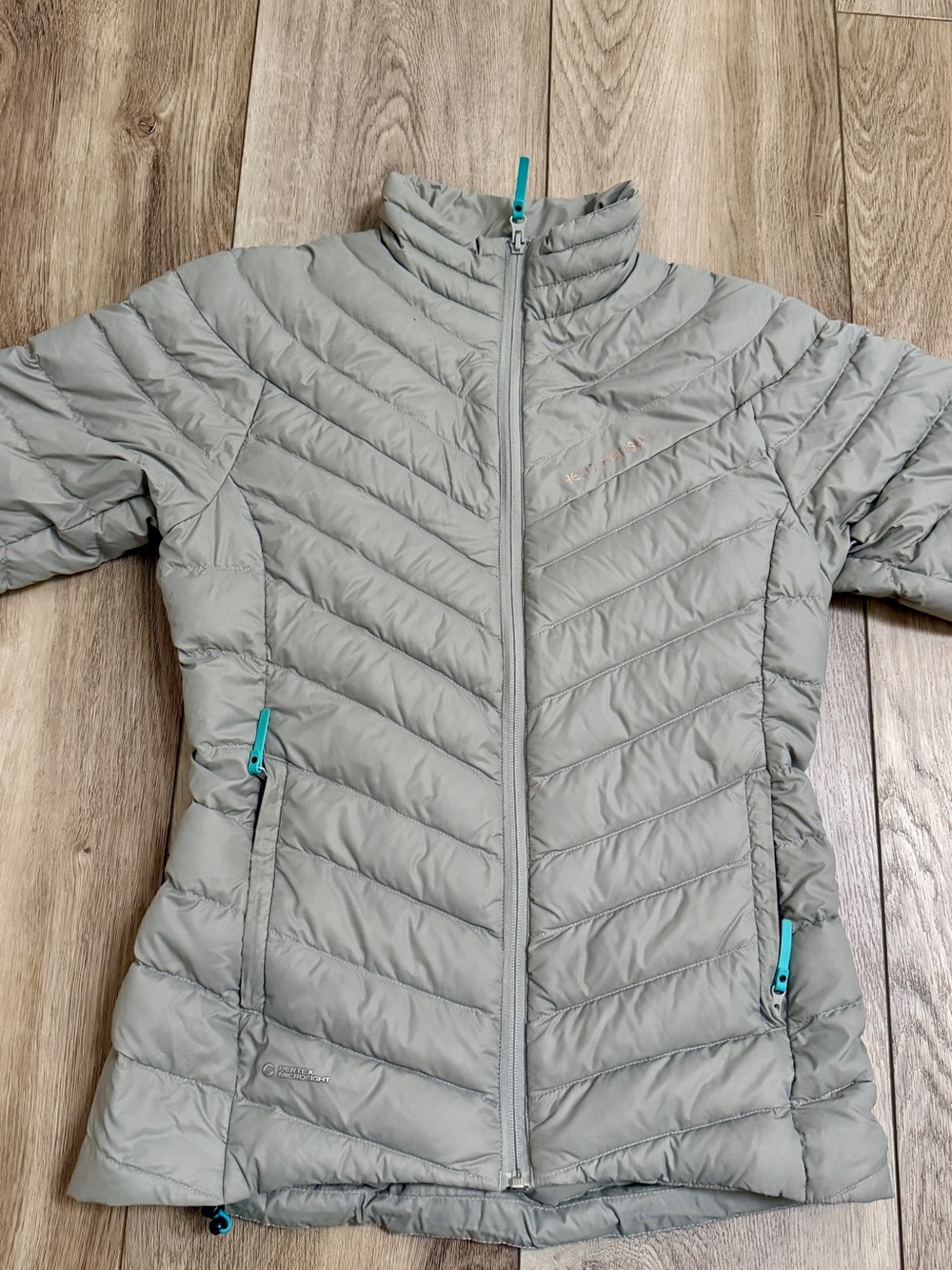 Helly Hansen Light Gray Quilted Packable Puffer Jacket